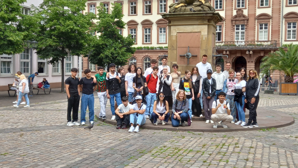 Spende des Lions Club Lampertheim ermöglicht einen Ausflug der InteA-Klassen zum Heidelberger Schloss